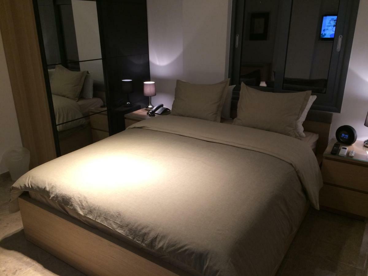 Kennedy Deluxe Suites Nicosia Exteriör bild